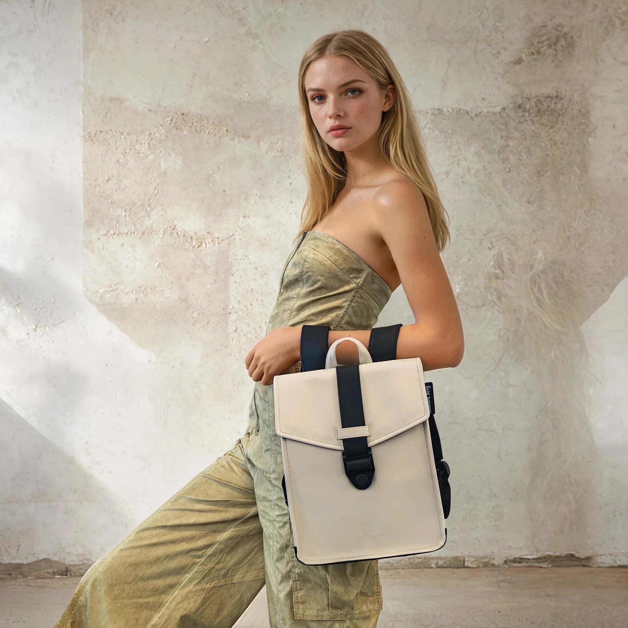 imgi_25_Envelope_Mini_Topaz-copy-Liv-Stucco-Wall